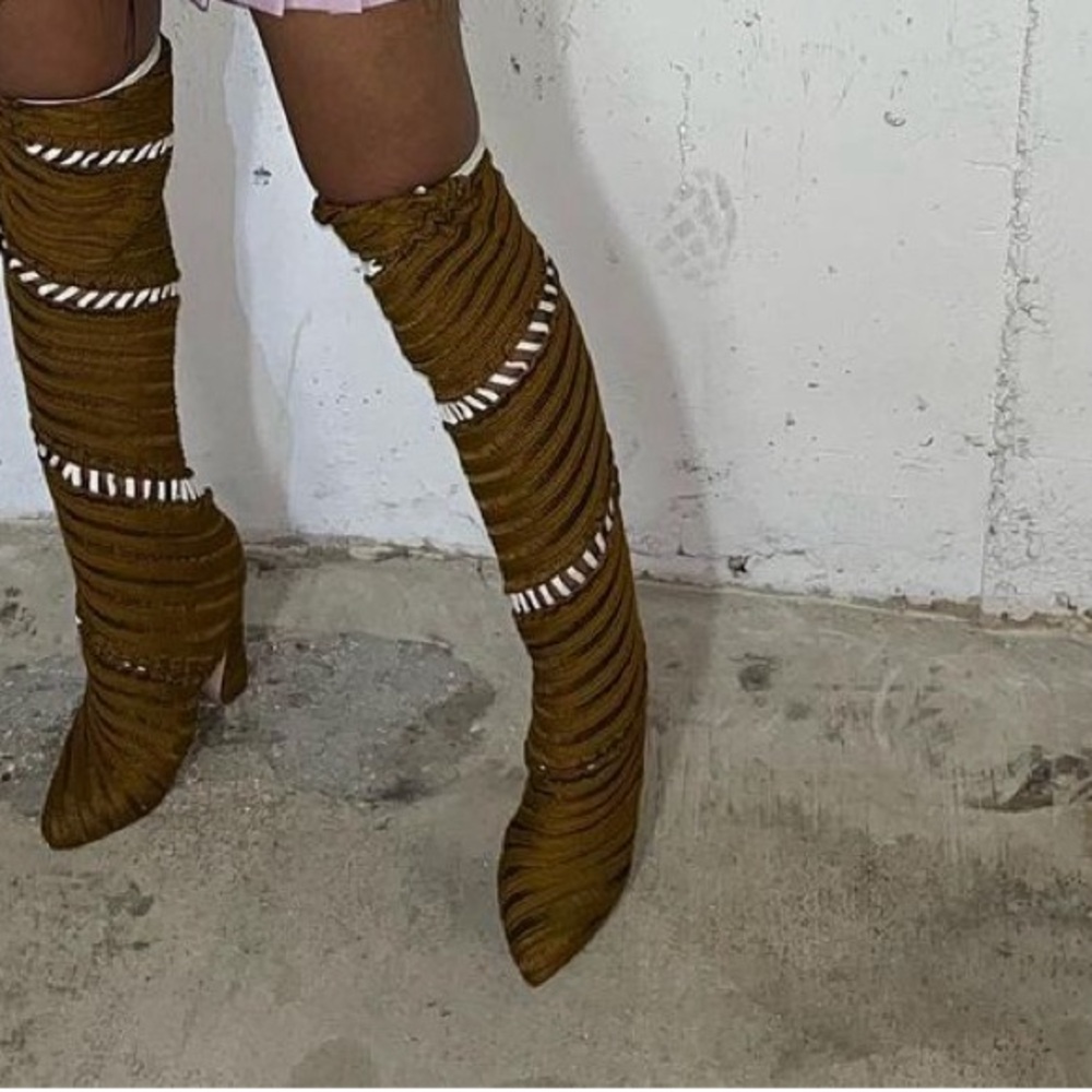 ISA Boulder Knit brown thigh high boots. Size 36.